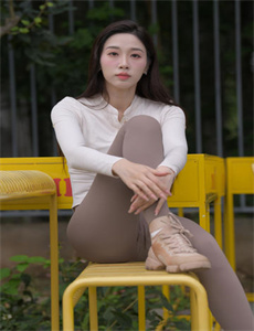 女女虐重口喝尿-亚洲AV久久无码精品九九九小说